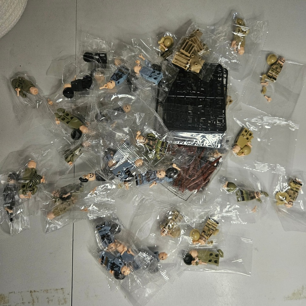 Blocks Military Minifigures Lot WWII Modern Soldiers Weapons Pack 40+pc